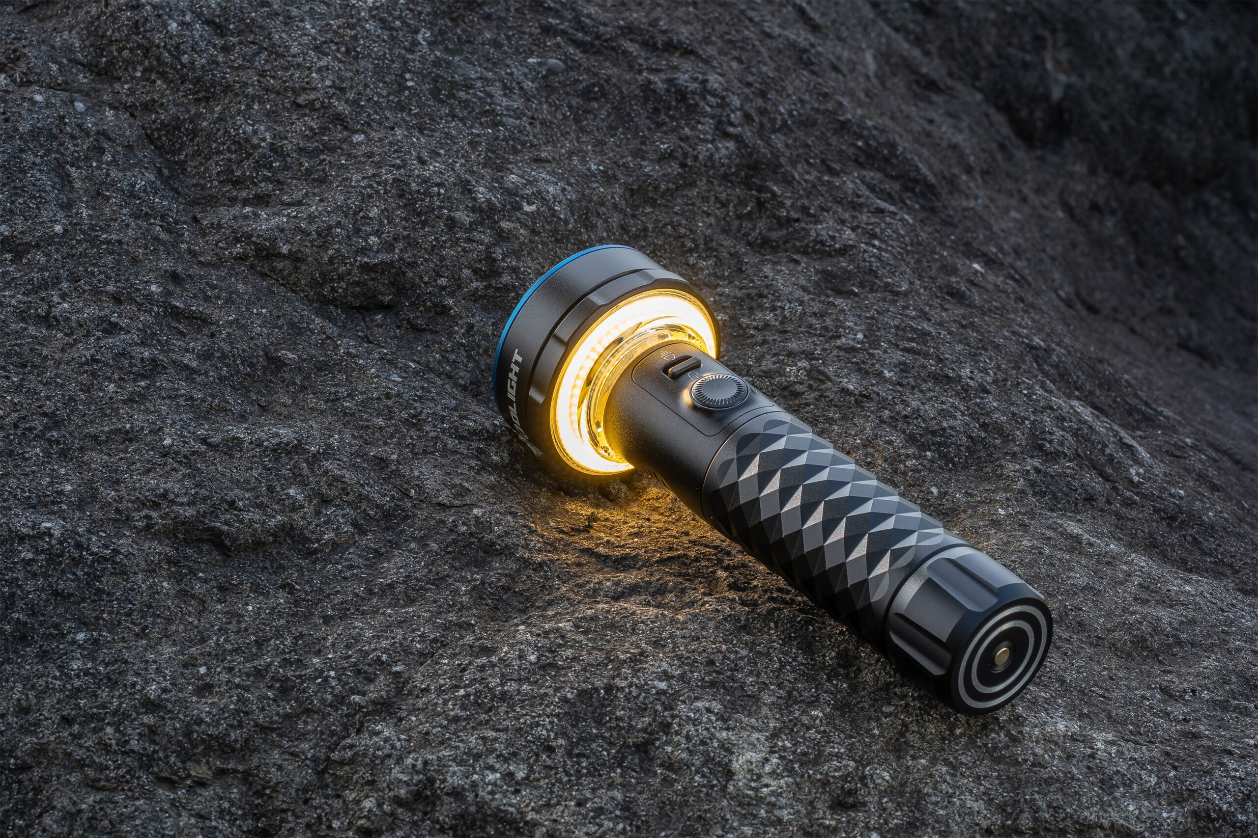 OLIGHT Prowess Linterna Táctica LED Recargable 5000 Lúmenes Negro EDC